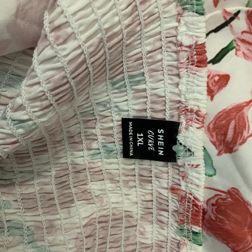 Shein Curve Gorgeous Rose Printed Dress  Size 1X - Picture 6 of 6